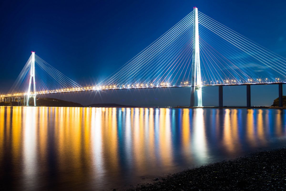 Вид с гостиницы Диомид на бухту Владивостока